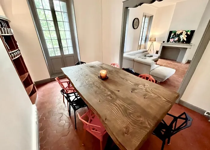 Insolite - Dans Bibliotheque Carcassonne